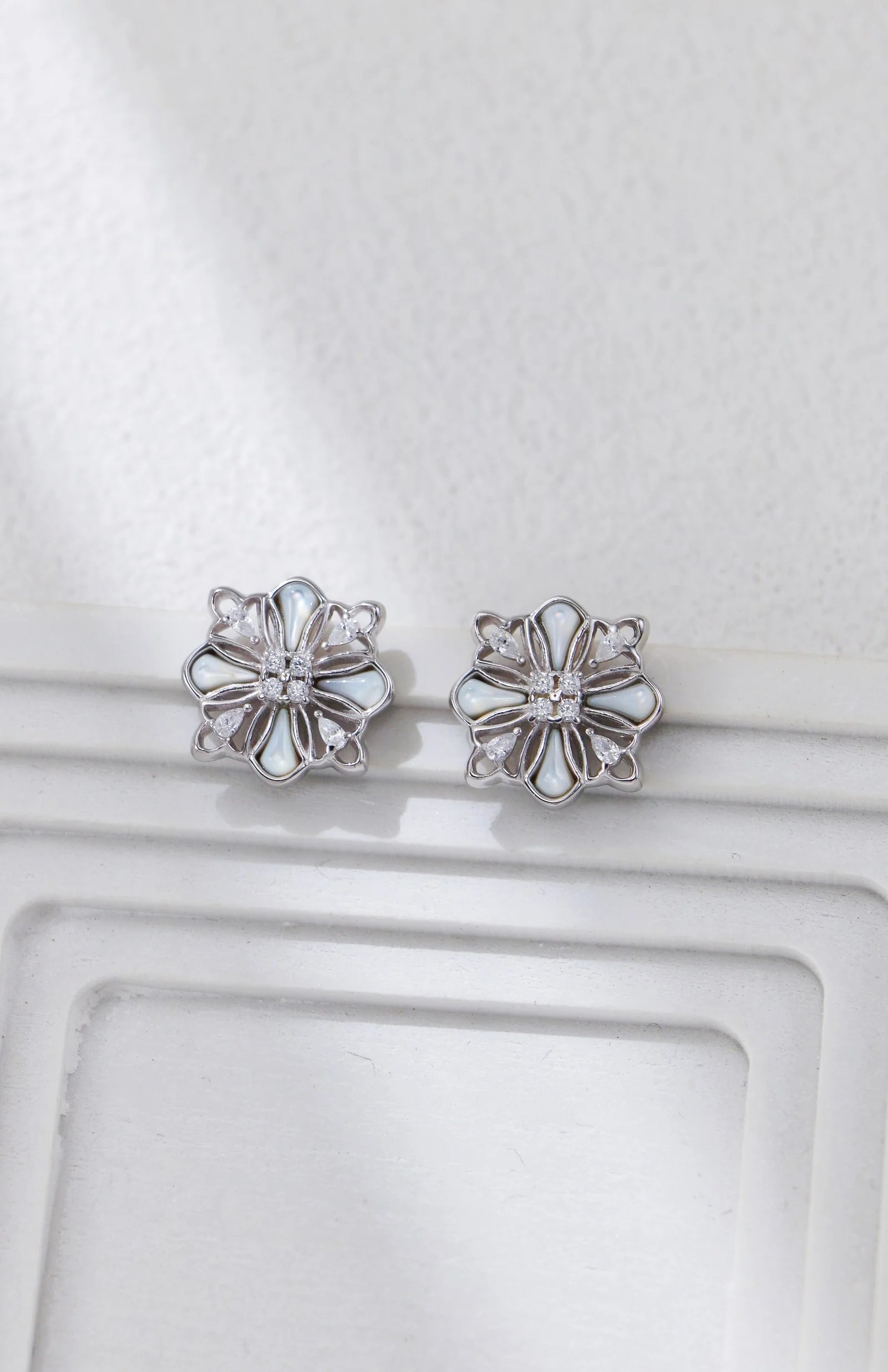 White Shell Starburst Zircon Stud Earrings