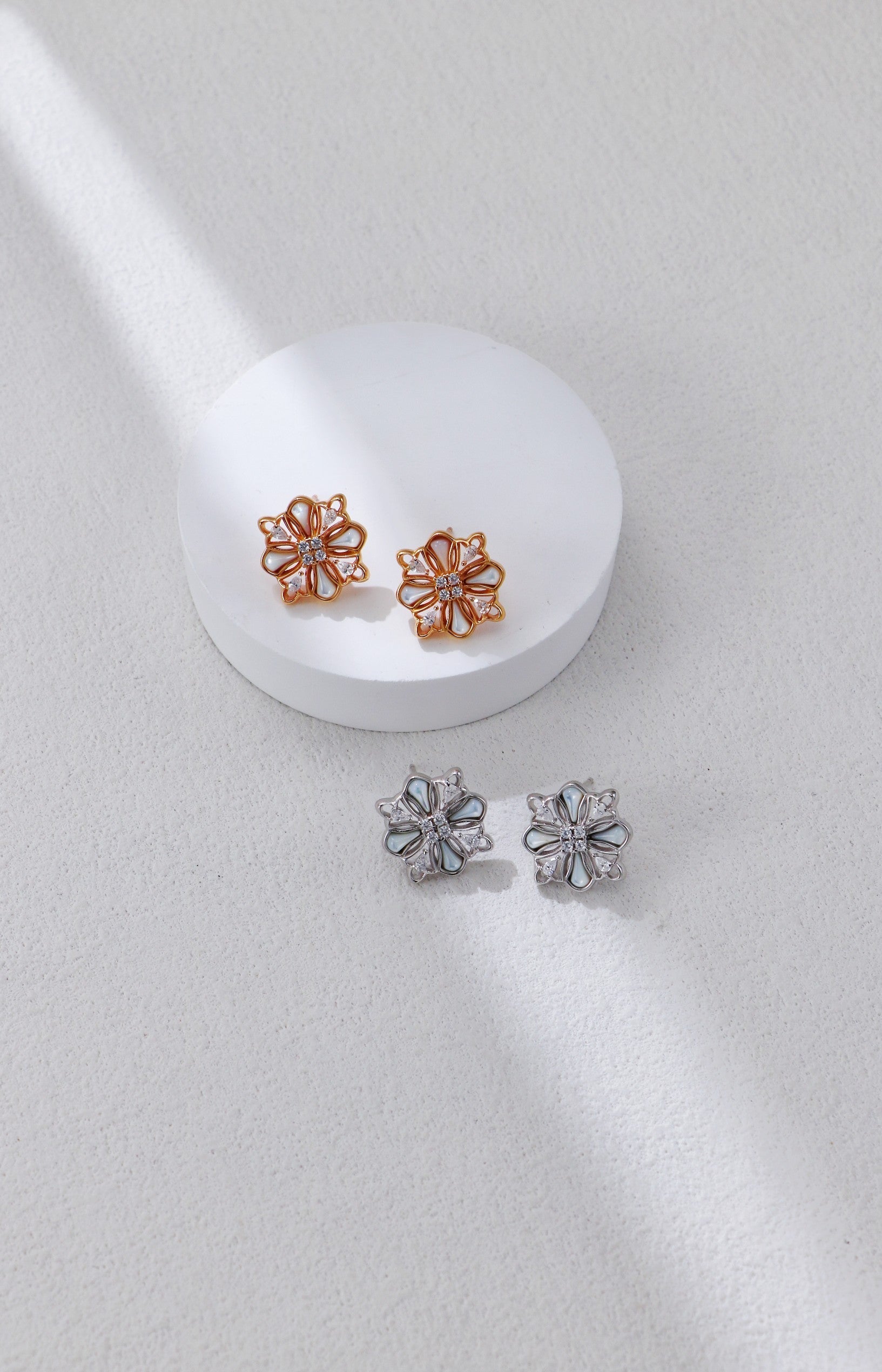 White Shell Starburst Zircon Stud Earrings